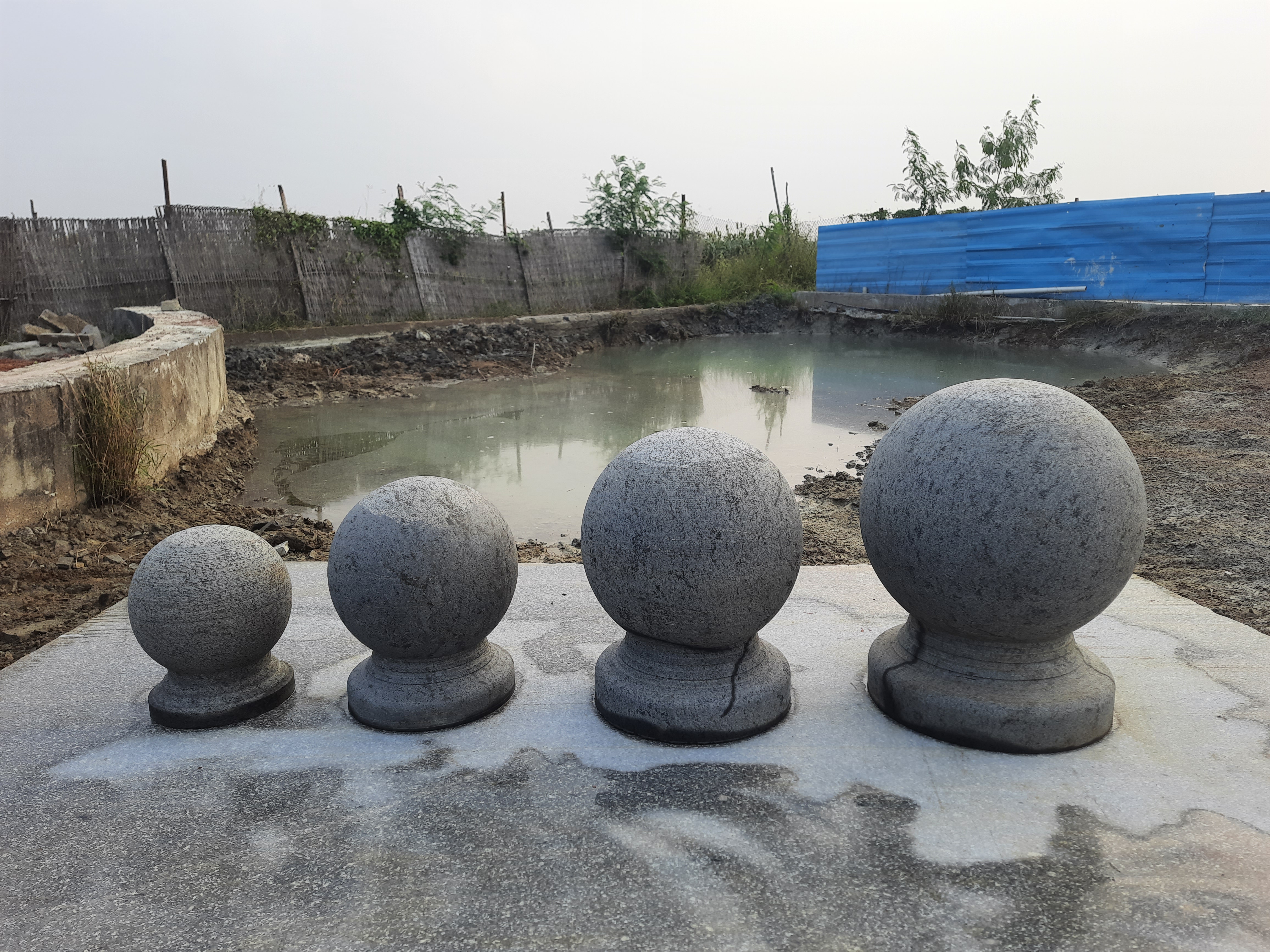 Ribbed Sphyrical fountain Ribbed Sphyrical fountain