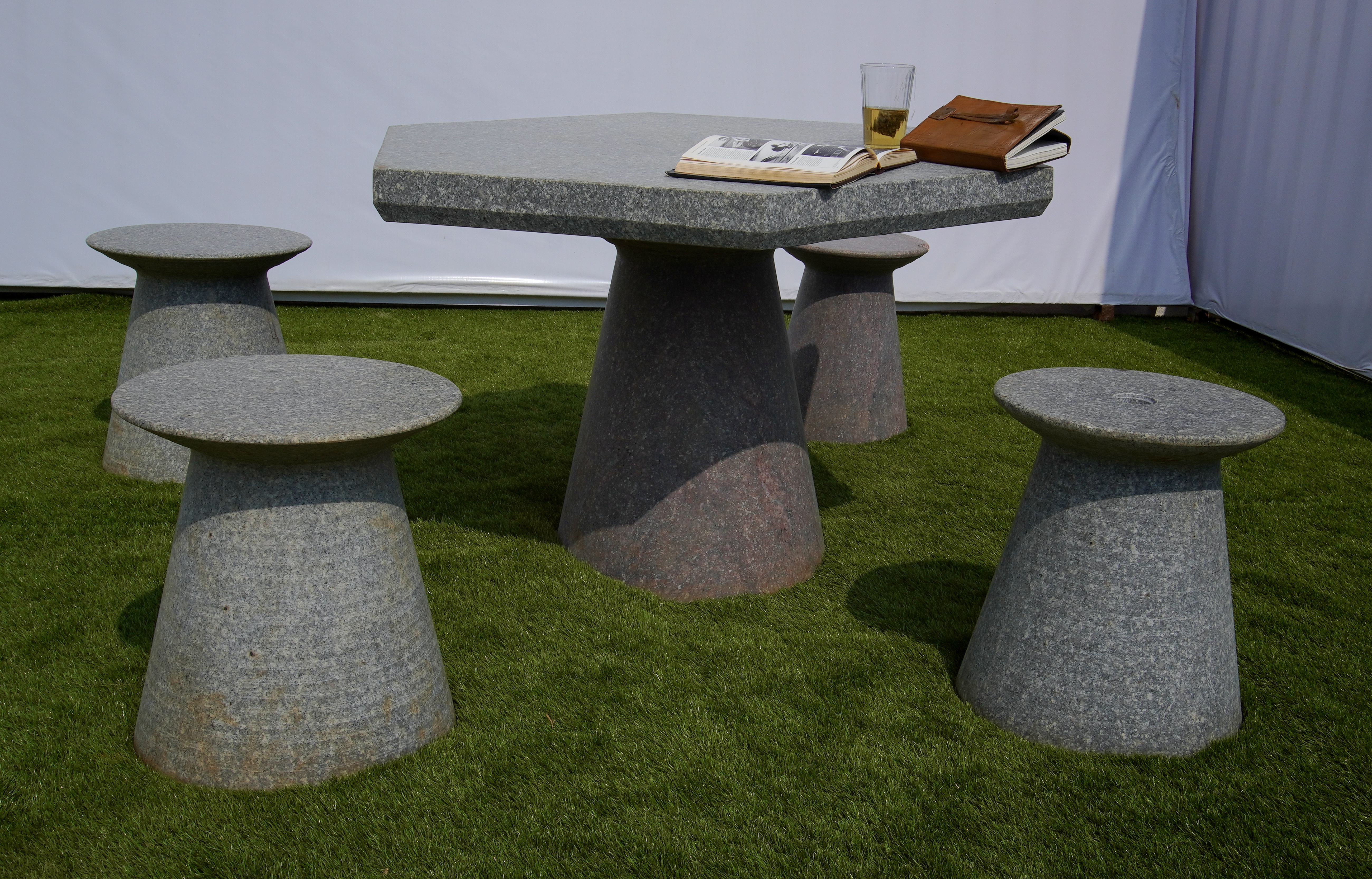 Table with Plain Seats