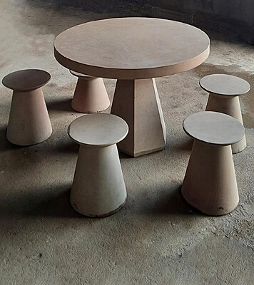 Table with Plain Seats