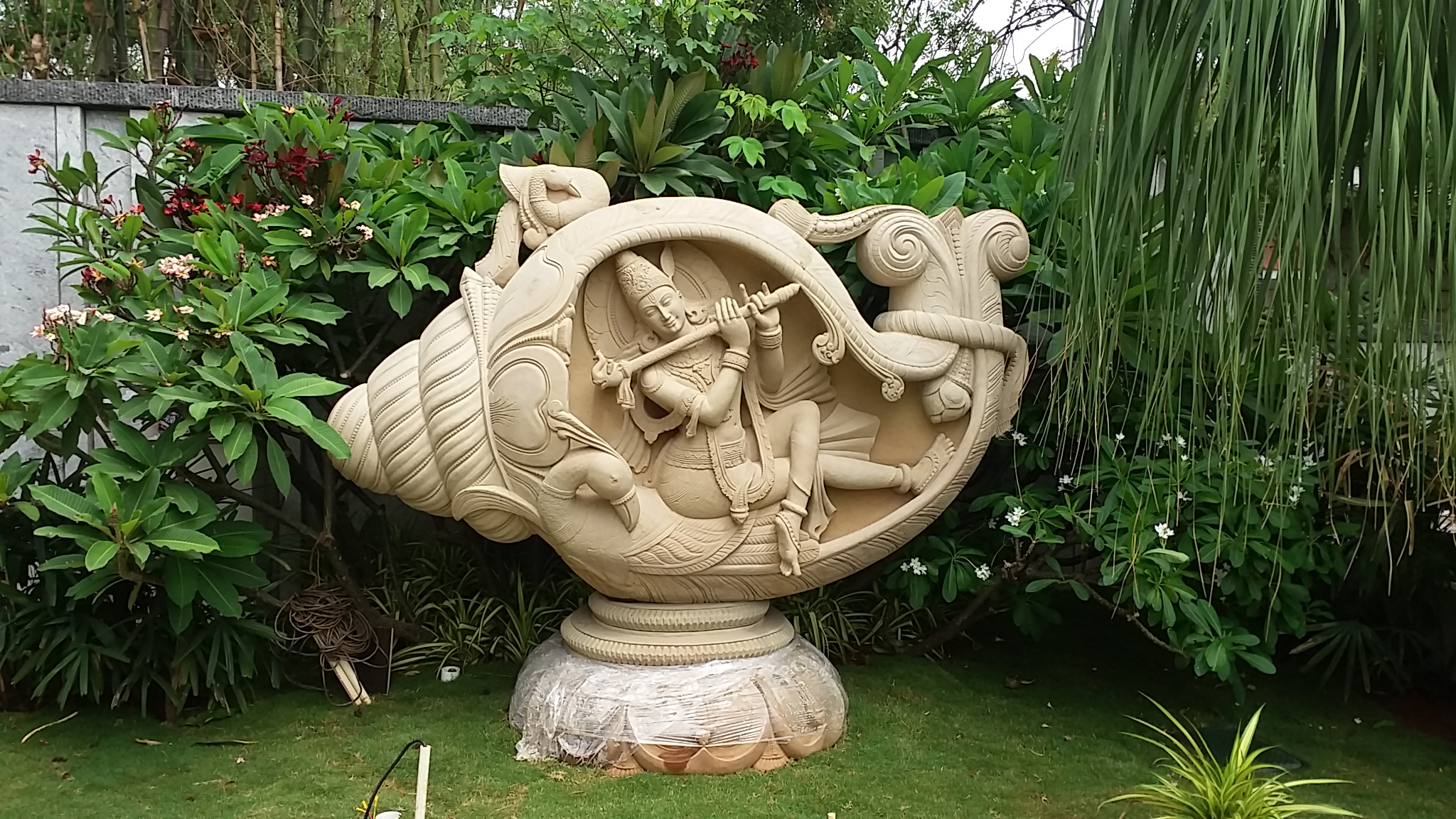 Krishna in Conch 8ft