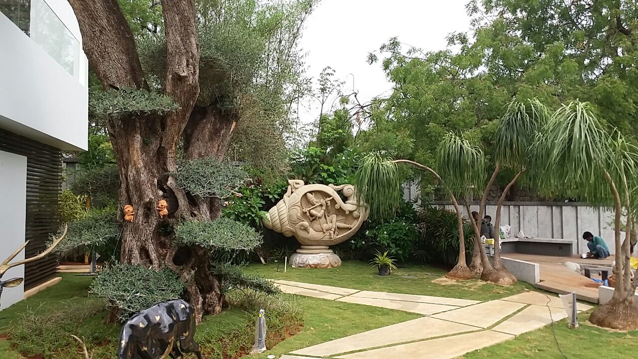 Krishna in Conch 8ft Krishna in Conch 8ft